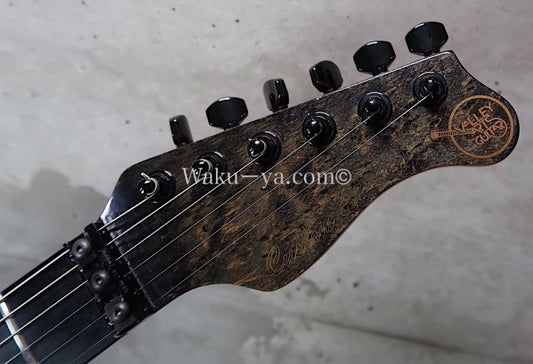 Valley Arts Custom Pro USA Quilt Maple Top 90's / Trans Black