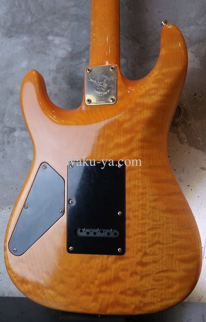 Valley Arts Custom Pro USA Quilted Maple H-S-H / Natural Amber