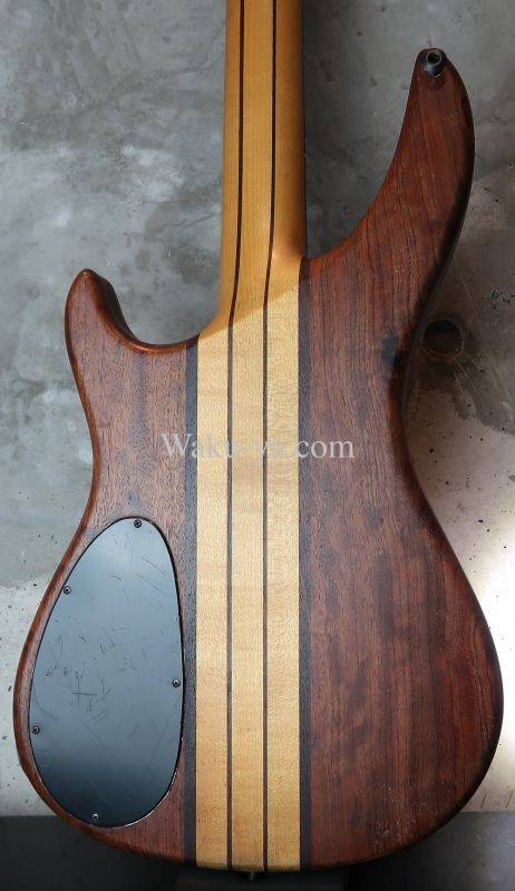 B.C. Rich USA Innovator Fretless Bass '95