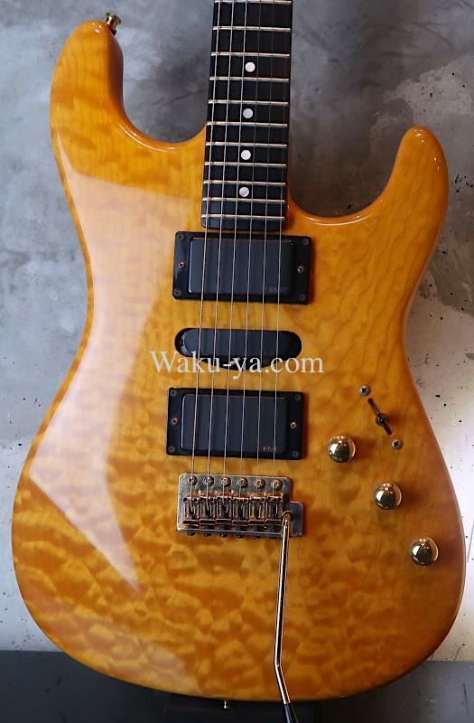 Valley Arts Custom Pro USA Quilted Maple H-S-H / Natural Amber