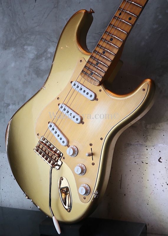 Fender Custom Shop Limited Edition 1955 Stratocaster Bone Tone / HLE Gold Aged Relic