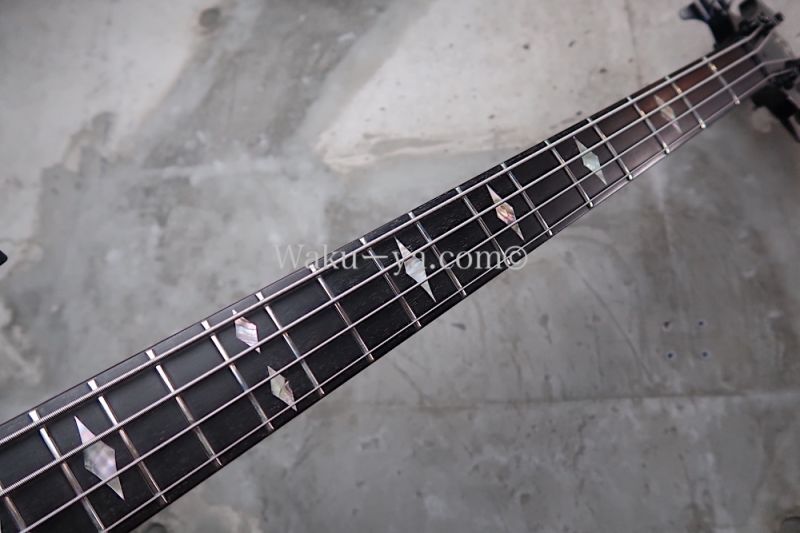 B.C.Rich USA Warlock Widow 4-string Bass / Black