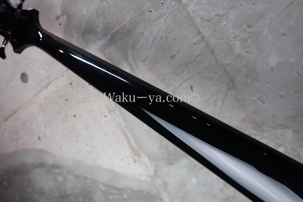 B.C.Rich USA Warlock Widow 4-string Bass / Black