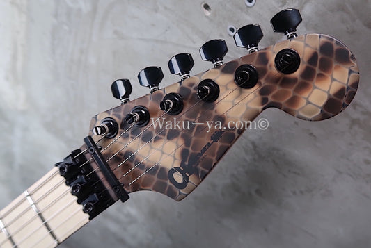 Charvel USA Custom Shop Warren De Martini/ Signature / SnakeSkin Graphic　(2)