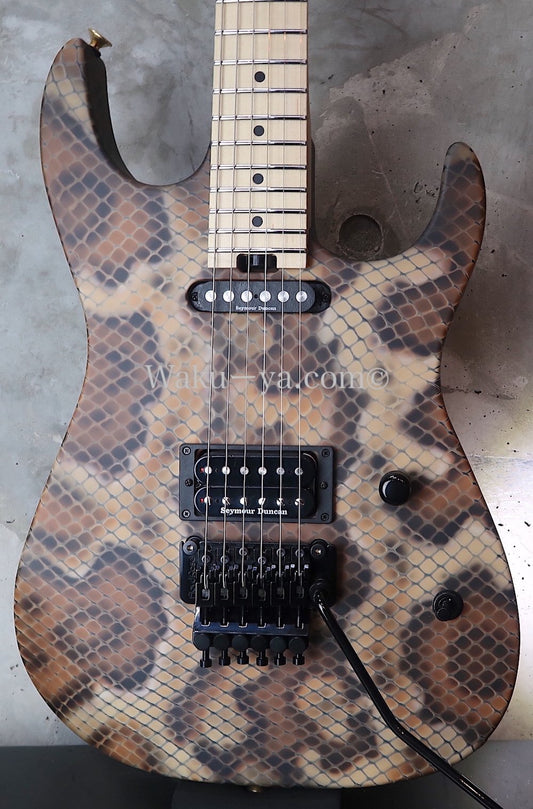 Charvel USA Custom Shop Warren De Martini/ Signature / SnakeSkin Graphic　(2)