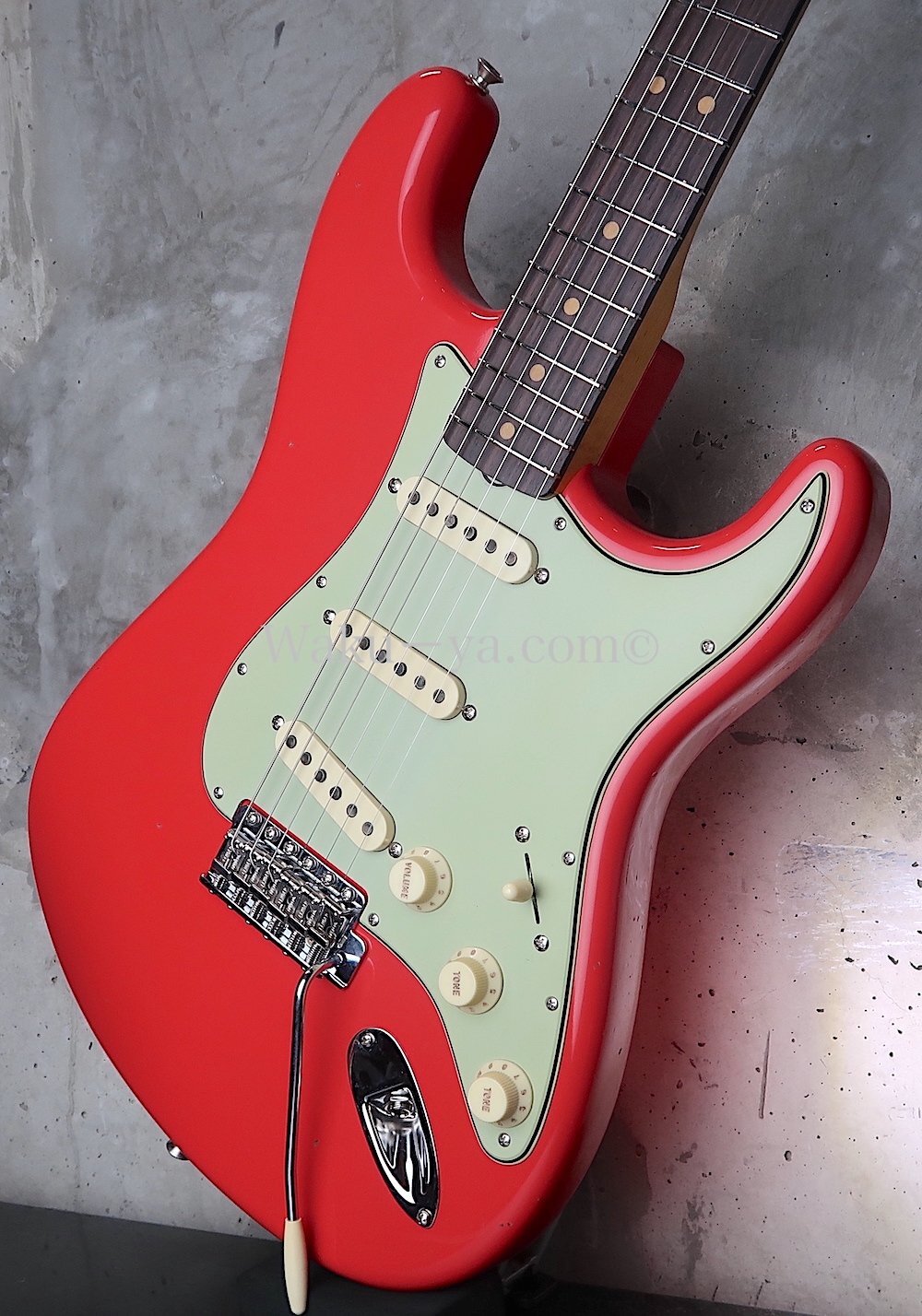 Fender Custom Shop LTD '63 Stratocaster Journeyman Relic / Aged Fiesta Red