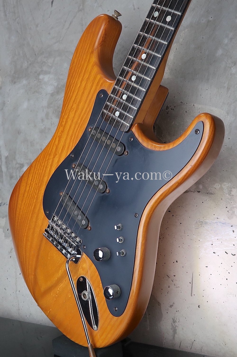 Valley Arts '78　Stratocaster SSS / Natural