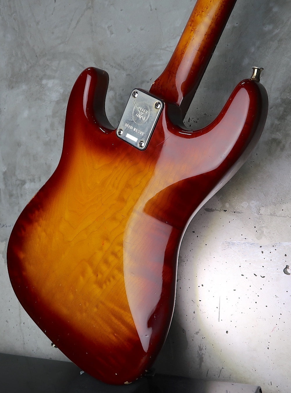 Valley Arts '84　Stratocaster HSH Quilted Maple Kahler / Sunburst