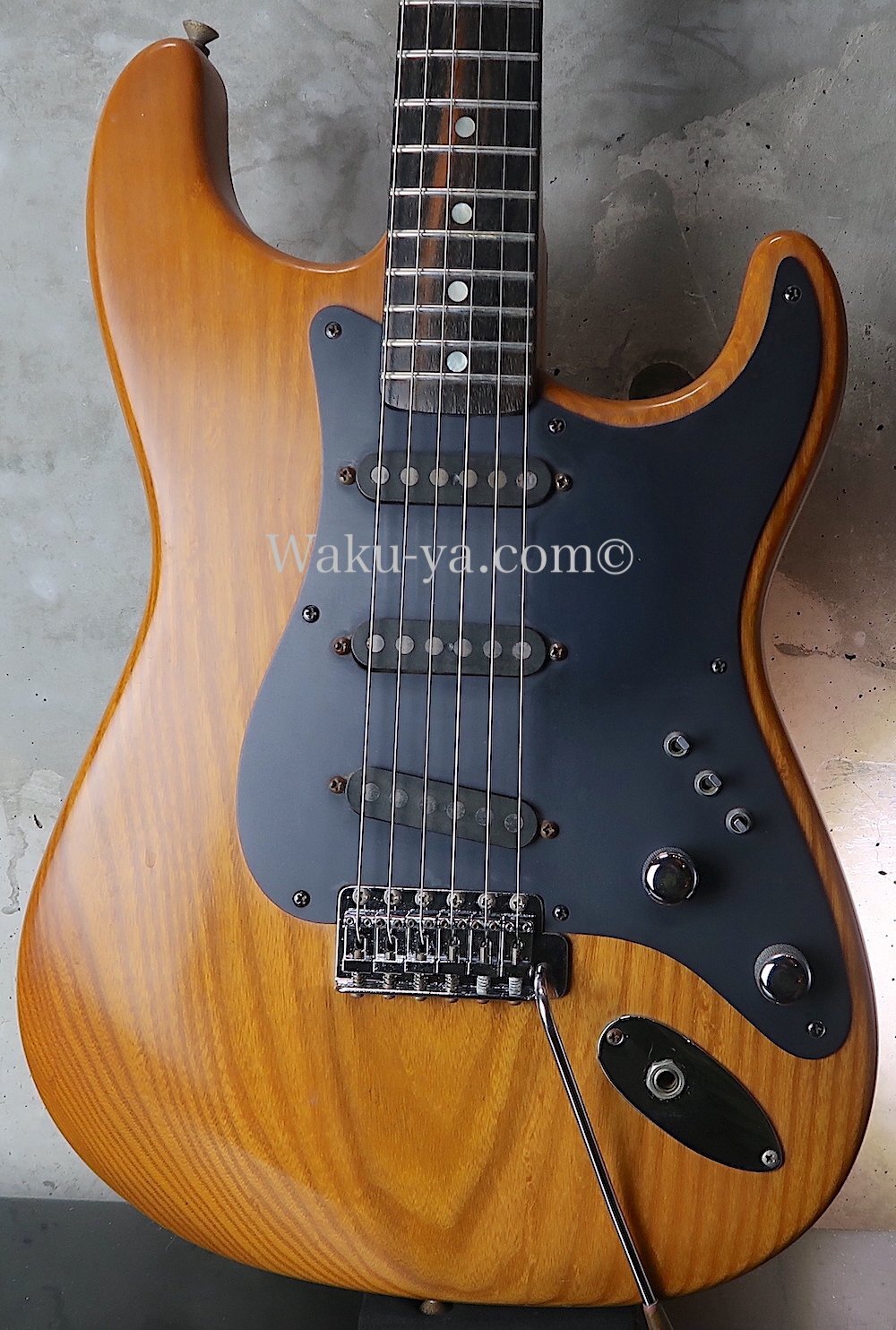 Valley Arts '78　Stratocaster SSS / Natural